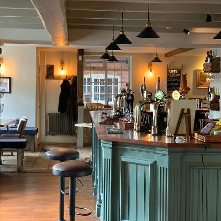 The Boot And Shoe Inn Flintham Extérieur photo